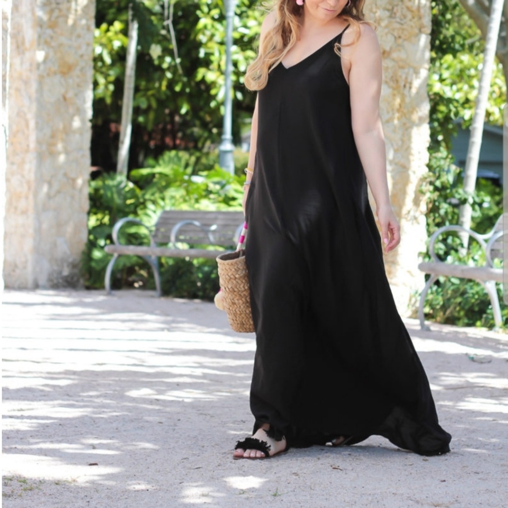 Maxi Dress With Pockets Vneck - Picture 8 of 8